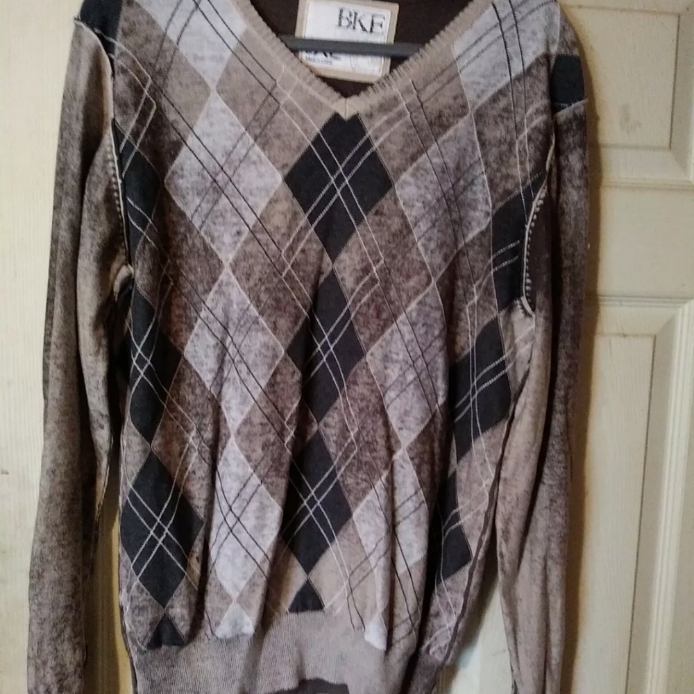 BKE Men's Size XL Diamond Pattern V Neck Sweater